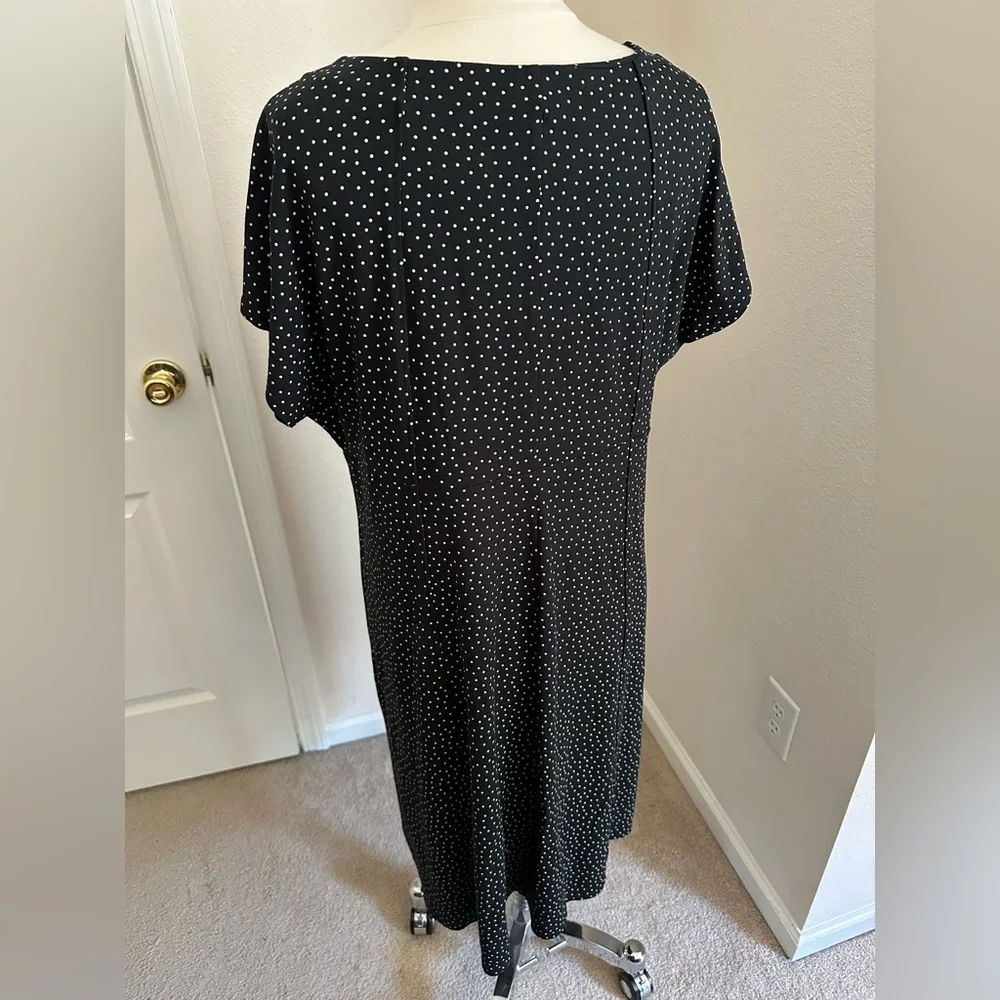 J.Jill Wearever Seamed Split-Neck Dress in black Tossed Dots Size XLP NWOT - Picture 6 of 16